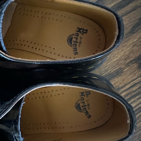 Dr. Martens black patent leather oxfords women 7 - Picture 4 of 5